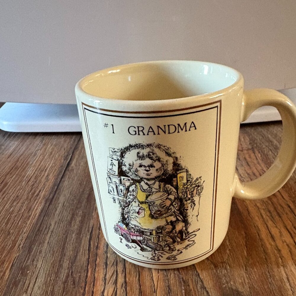 I Love Grandma Vintage Ceramic Mug-Used-Like New